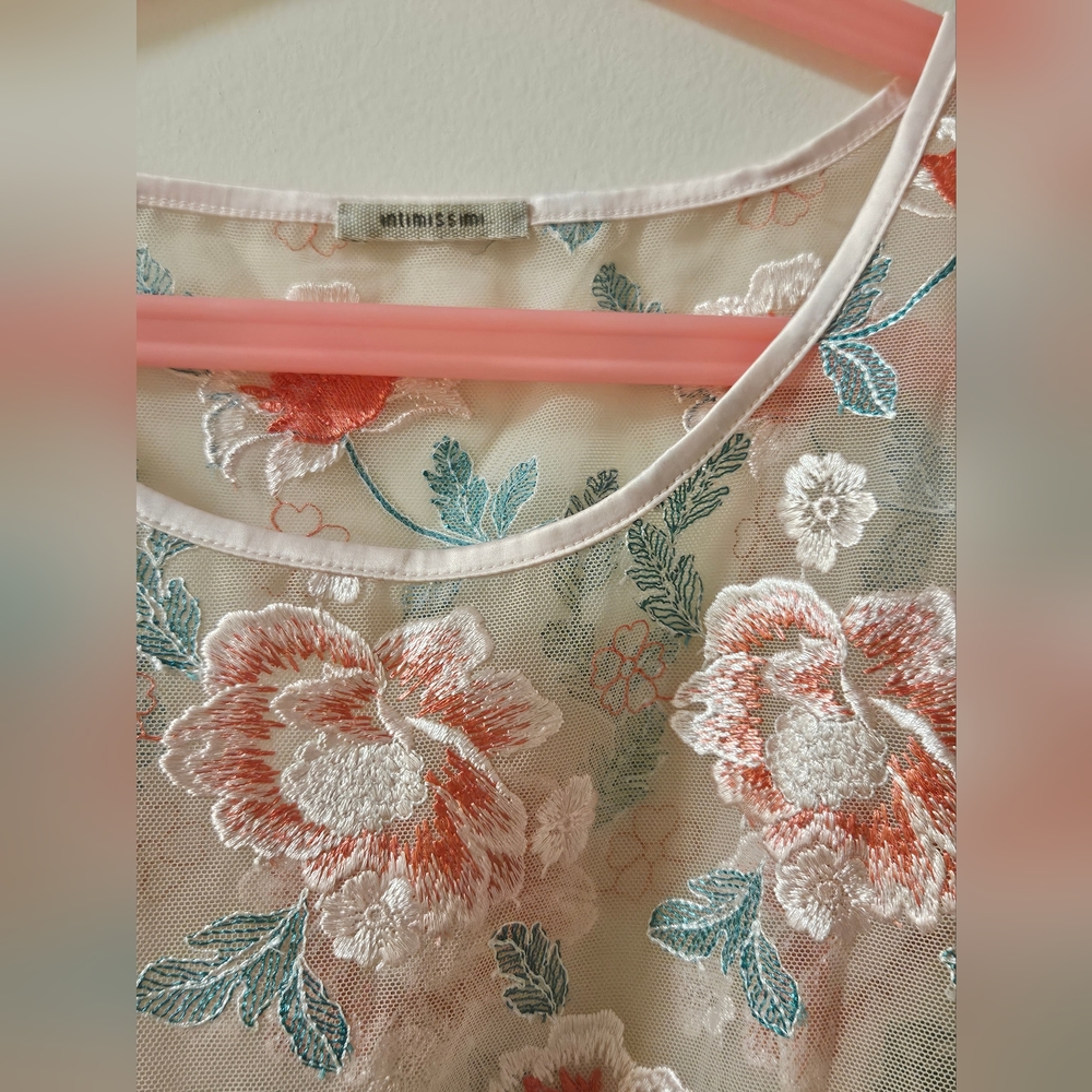NWOT Stuning Flower Pink Mesh Embroidered Sleeveless Top - Picture 3 of 8
